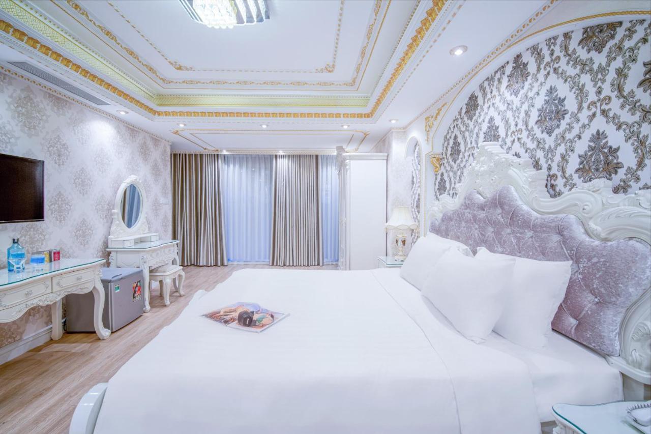 Royal Beach Hotel By Thg Дананг Екстериор снимка